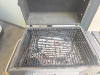 Barbacoa Negra y Plateada