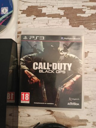 Consola PS3 con 2 mandos y 3 juegos