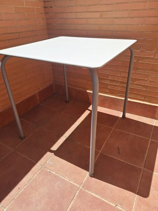 Mesa blanca exterior/interior