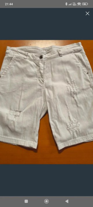 Pantalones cortos mujer beige rotos