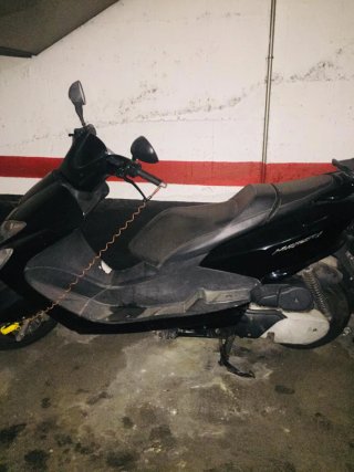 Yamaha Majesty 125 Negra