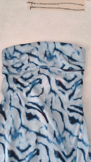 Vestido Estampado Azul e Branco