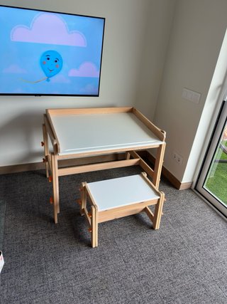 Set scrivania e sedia per bambini IKEA
