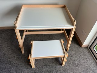 Set scrivania e sedia per bambini IKEA