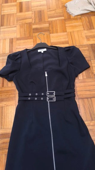 Vestido Morgan preto com fecho frontal