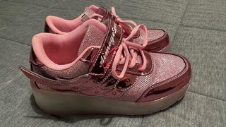 Zapatillas deportivas con luces LED y ruedas para