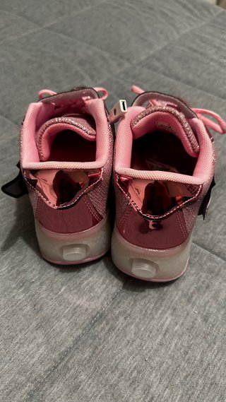 Zapatillas deportivas con luces LED y ruedas para