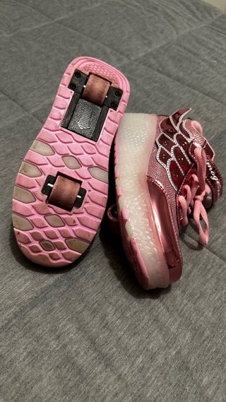 Zapatillas deportivas con luces LED y ruedas para