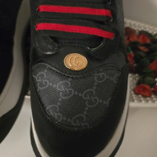 Zapatillas Gucci Talla 44 Negras y Doradas