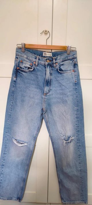 Pantalón vaquero Zara desgastado