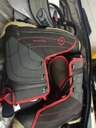 Tabla Snowboard y botas Decathlon