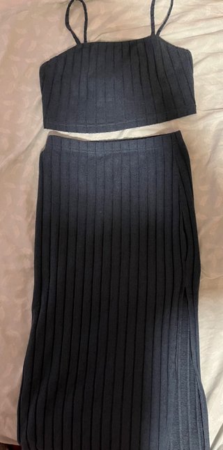 Conjunto top y falda azul oscuro