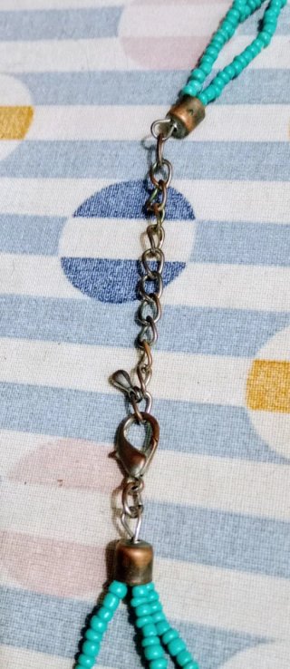 Collana girocollo dai colori bellissimi