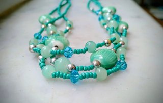 Collana girocollo dai colori bellissimi