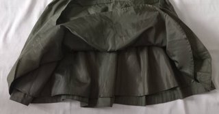 Falda verde con detalles dorados t. 36