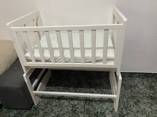 Minicuna blanca buen estado