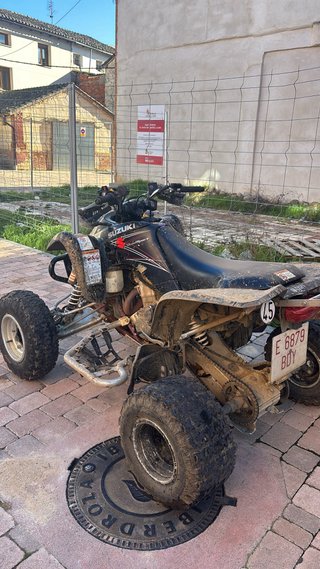 Suzuki LTZ 400 Black Edition