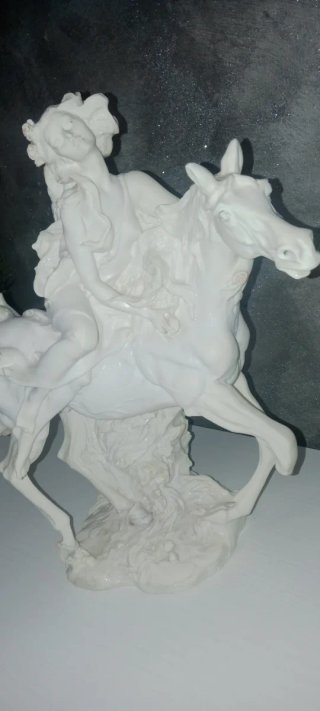Figura vintage mujer a caballo
