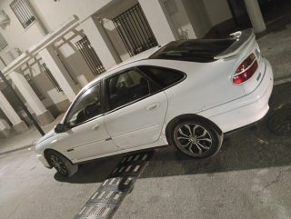 Renault laguna laguna  100800