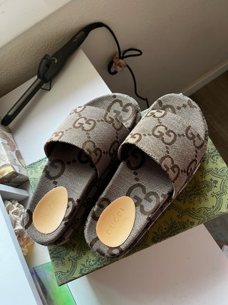 Chanclas Gucci Beige y Marrón