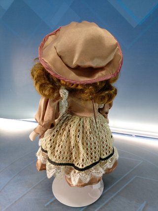 Brooke. Bambola di porcellana 30 cm. Stile vittoriano.