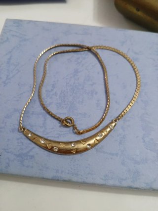 Collana vintage con strass dorata