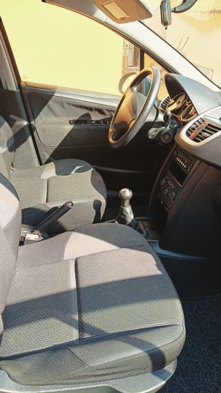 Peugeot 207 2010