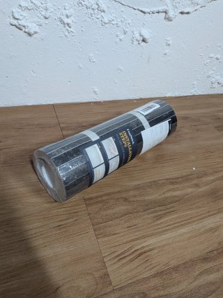 Suelo vinílico autoadhesivo 5€/m2