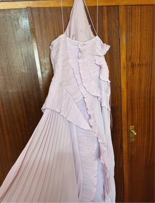 Vestido de fiesta lila plisado