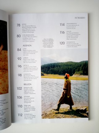LOTE DE DOS REVISTAS VOGUE - No439 Y 451 (2024/25)