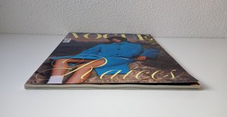 REVISTA VOGUE No406 (ENERO 2022) - BUEN ESTADO