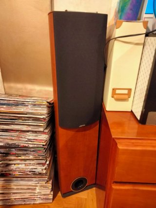 Altavoces Jamo Marrón y Negro