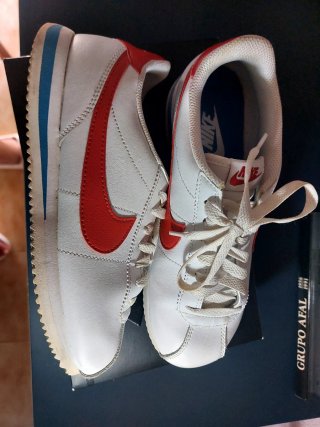Zapatillas Nike Cortez Clásicas Blancas y Rojas