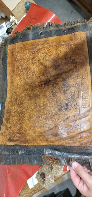 Cuscino Vintage Pelle Goffrata Mano