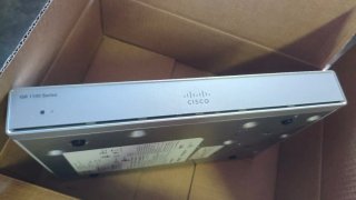 Router Cisco C1111-4P