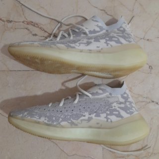 Zapatillas Hombre Adidas Yeezy talla 42..NO ENVÍO