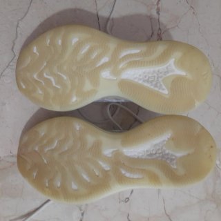 Zapatillas Hombre Adidas Yeezy talla 42..NO ENVÍO