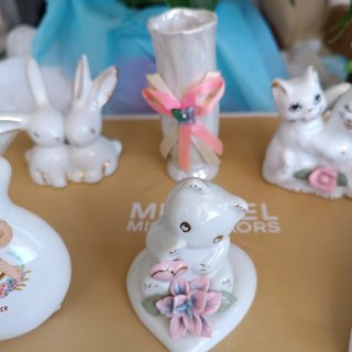Lote 6 figuras porcelana: conejos, gatos, osos