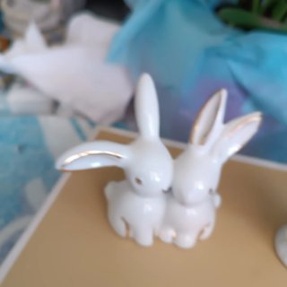 Lote 6 figuras porcelana: conejos, gatos, osos
