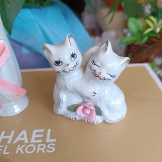 Lote 6 figuras porcelana: conejos, gatos, osos