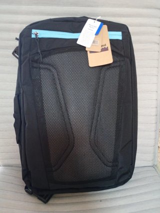Mochila Patagonia Negra y Azul