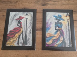 2 Cuadros A4 Mujer Elegante con Marcos Madera