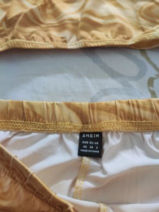 Conjunto Shein top y pantalón estampado