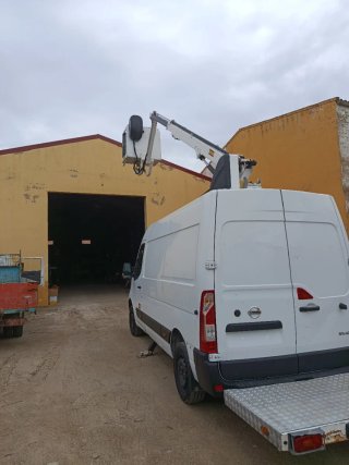Nissan NV400 2019