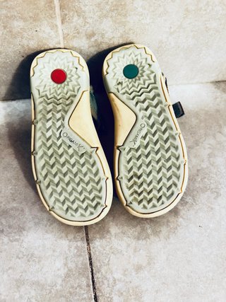 Sandalias niño Kickers, talla 27
