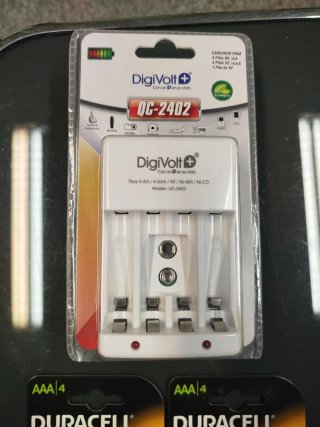 Pilas AAA Duracell Recargables + Cargador DigiVolt