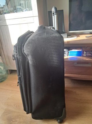 Maleta de viaje negra