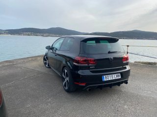Volkswagen Golf GTI Adidas Edition