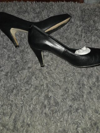 Zapatos de tacón de piel negros