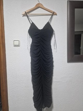 Vestido negro Zara drapeado tirantes